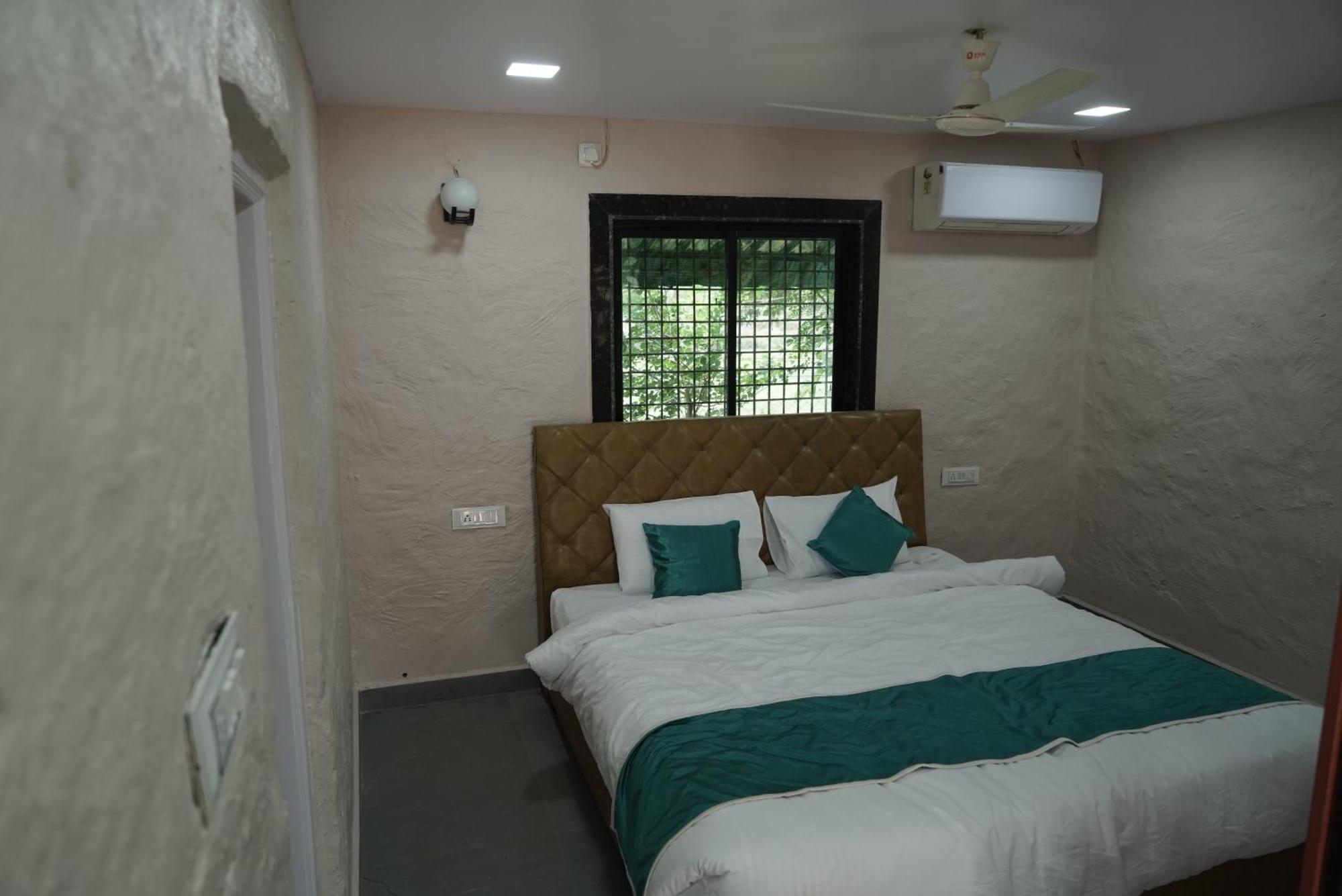 Tiger Sanskriti Resort Khawāsa Buitenkant foto